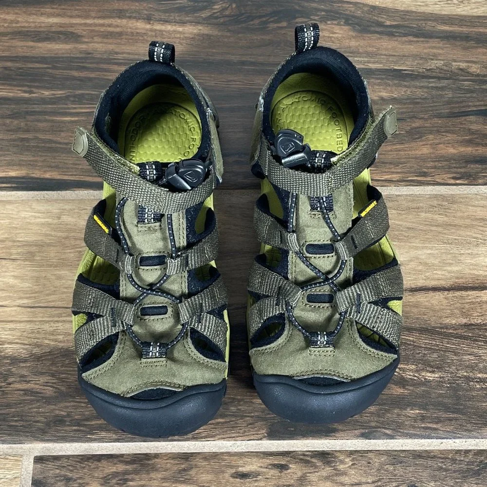 Keen Seacamp II CNX Girls Size 2 Shoes Olive Green Washable Hybrid Water Sandal
